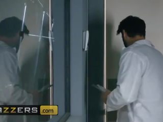 Brazzers - si rambut perang nympho ashley fires adalah gila untuk prick