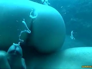 Underwater fuck