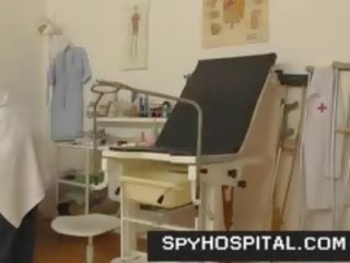 Leaked verborgen camera gyno onderzoek tonen