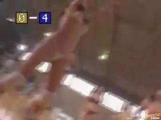 Başlangyç aziýaly girls play naked basketbol