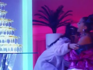Ariana grande - 7 rings (new x jmenovitý video hudba film 2019)