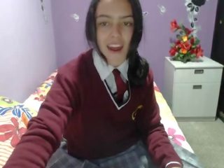 Find6.xyz Ms nanaschool squirting on live webcam