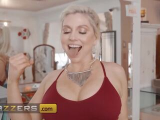 Brazzers - laney grey gives her panty to apollo to sniffs while christie stevens is nonton them