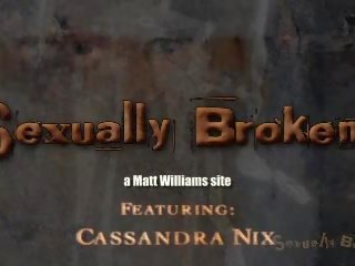 Cassandra nix transforms 從 農場 女士 到 色情 明星