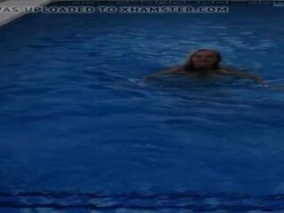 Beguiling المرأة الجميلة كبيرة جبهة مورو في ال سباحة تجمع