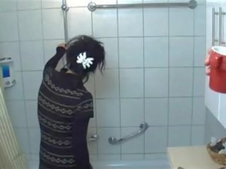 Grand College schoolgirl Gets Fucked In The Shower
