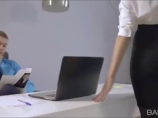 Beautiful Vi Gets Fucked In The Office By Her Boss Big johnson