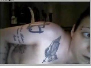 Shaven Tatoo Chick movs Her Stuff On Omegle