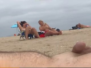 Възбуден към бъде seen от жени при на миг на ejaculation/nudist плаж