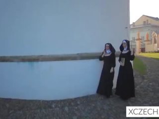 משוגע ביזאר מבוגר אטב עם catholic נזירות ו - ה מפלצת!