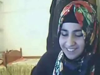 Mov - hijab querido mostrando cu em webcam