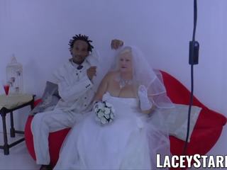 Laceystarr - 奶奶 新娘 fed 同 附帶 1 小時 後 英國廣播公司.