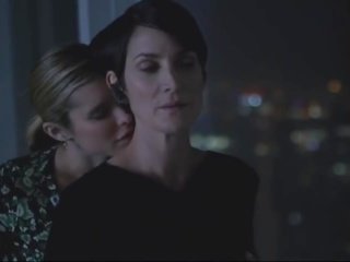 Carrie-anne moss, susie abromeit - 傑西卡 瓊斯 1x01 (2015)