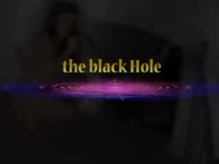 Espalda en la negra agujero