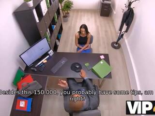 Vip4k. sporco video attrice è humped da il pushy creditor in suo ufficio