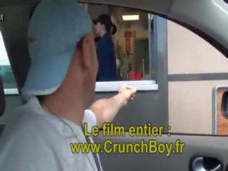 Sexe au restaurant exhib mac donalds des jeunes se sucent leur grosse 咬 sous