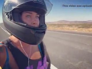 Felicity feline motorcycle stunner rijden aprilia in bh