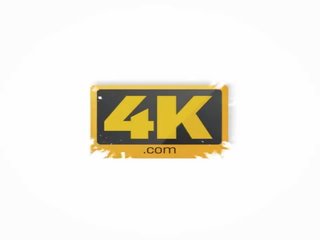 Fist4k. mans člen a pěst dej obrovský satisfaction na mademoiselle stuck v koupel špinavý klip videa