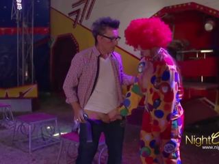 Sunt zirkus conny fickt cuib clovn, gratis hd sex 52