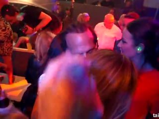 Stunner porno sterren neuken in club