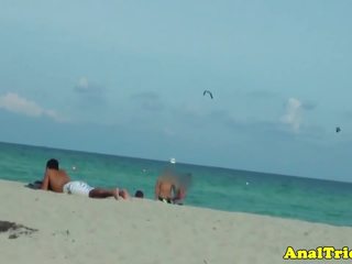 Negra amadora em o praia cu fodido em público