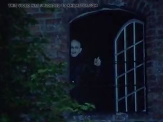Nosferatu vampier bites maagd meisje, gratis volwassen video- f2