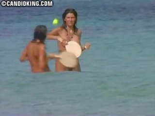 Terang milf ibu telanjang pada yang bogel pantai dengan beliau anak!