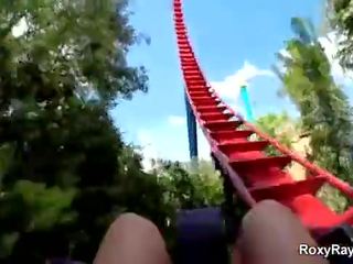 Lesbiete xxx video filma uz the amusement parks