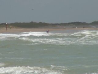 Alle natuurlijk blondine mermaid agnes gaat dun dipping op de strand!